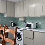 A Spacious Room Near The City Center