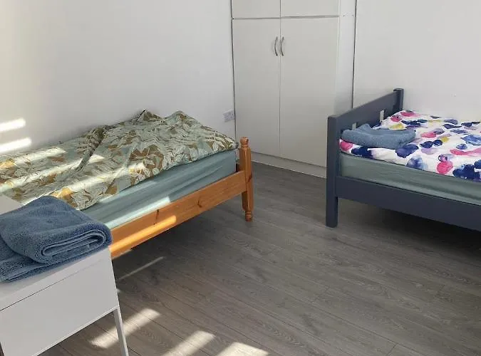 A Spacious Room Near The City Center
